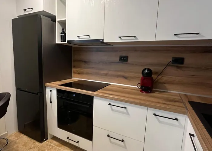 River Park 2 Bedroom Νεσέμπαρ