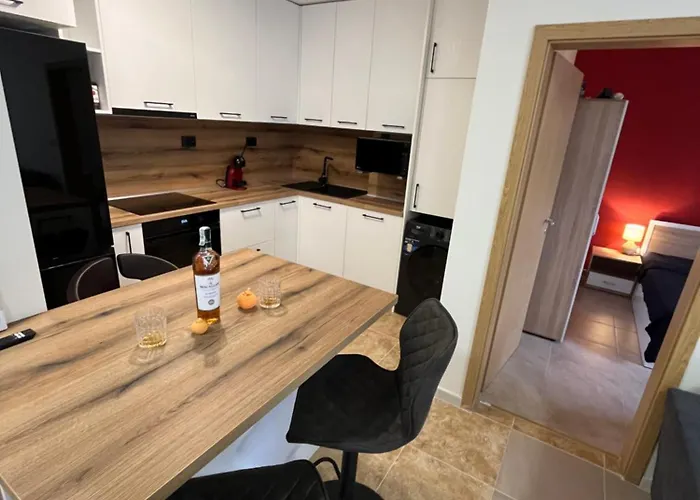 River Park 2 Bedroom * Νεσέμπαρ